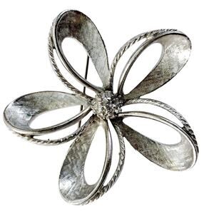 VTG Signed ART Silvertone Brooch, Mid Century Mod Floral Textured Petal Pin